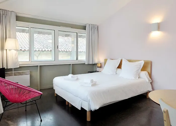 Апарт-отель Temporesidence Chateauneuf 3*